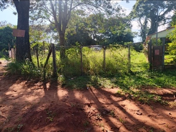 Dos terrenos en forma de L en venta en Cañadita, Ñemby