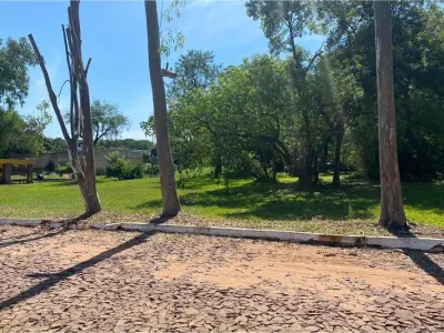 Dois terrenos à venda em condomínio fechado Pilar del Este, Ypané