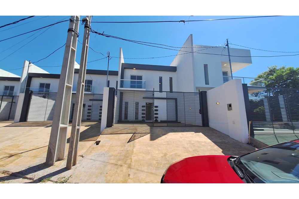 Duplex mobiliado novo à venda em San Pedro
