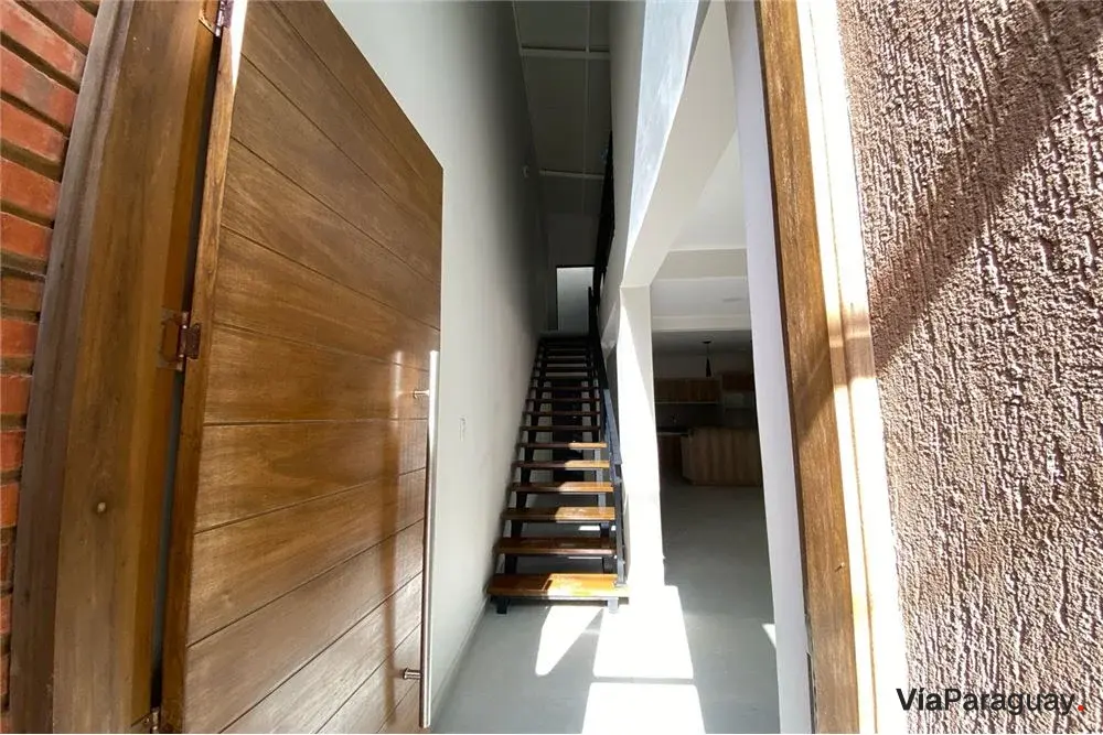 Dúplex a estrenar en venta con 3 dormitorios en Luque