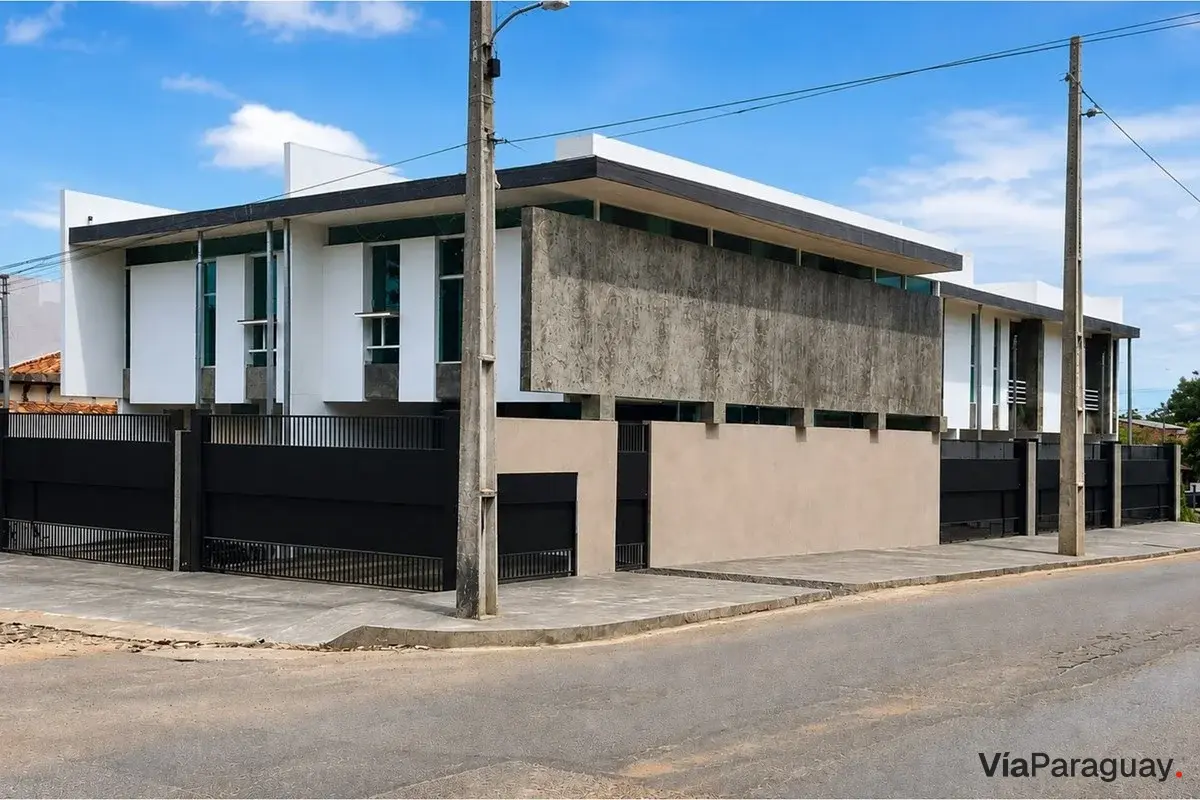 Dúplex a estrenar en venta con 4 dormitorios en Fernando de la Mora