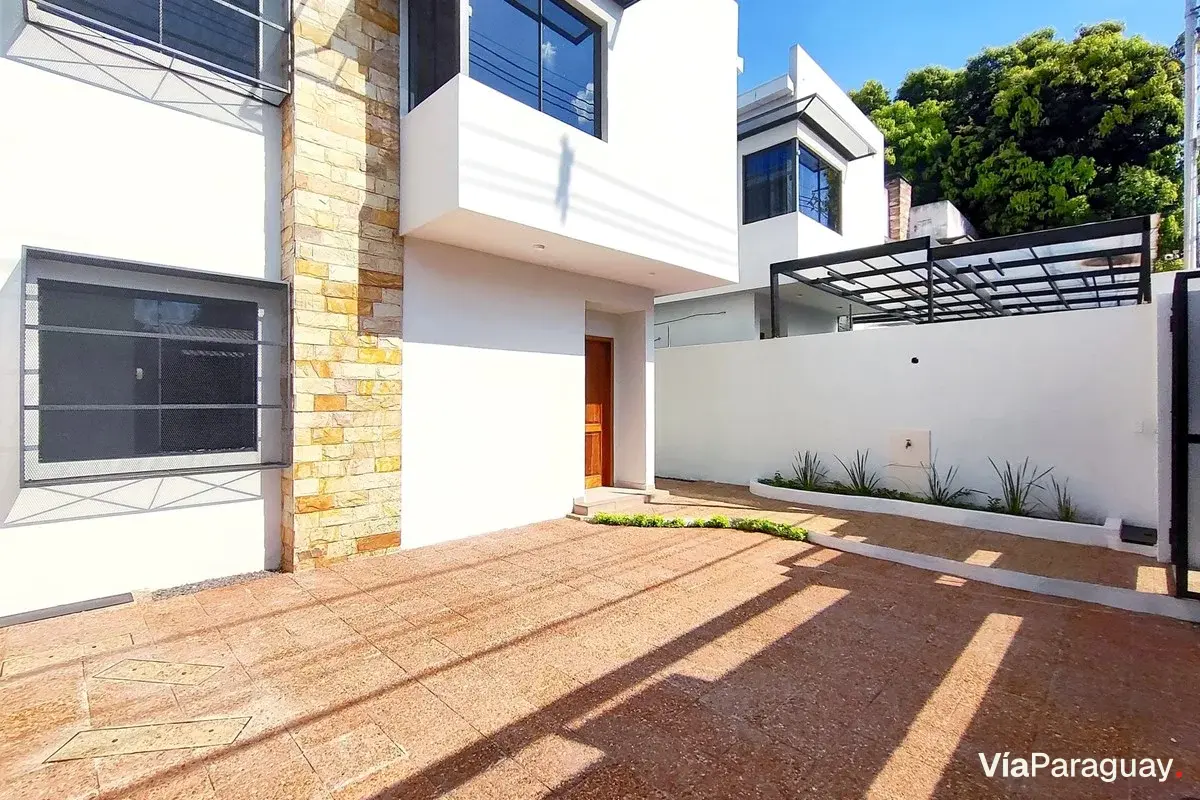 Dúplex a estrenar en venta en Laurelty, Luque