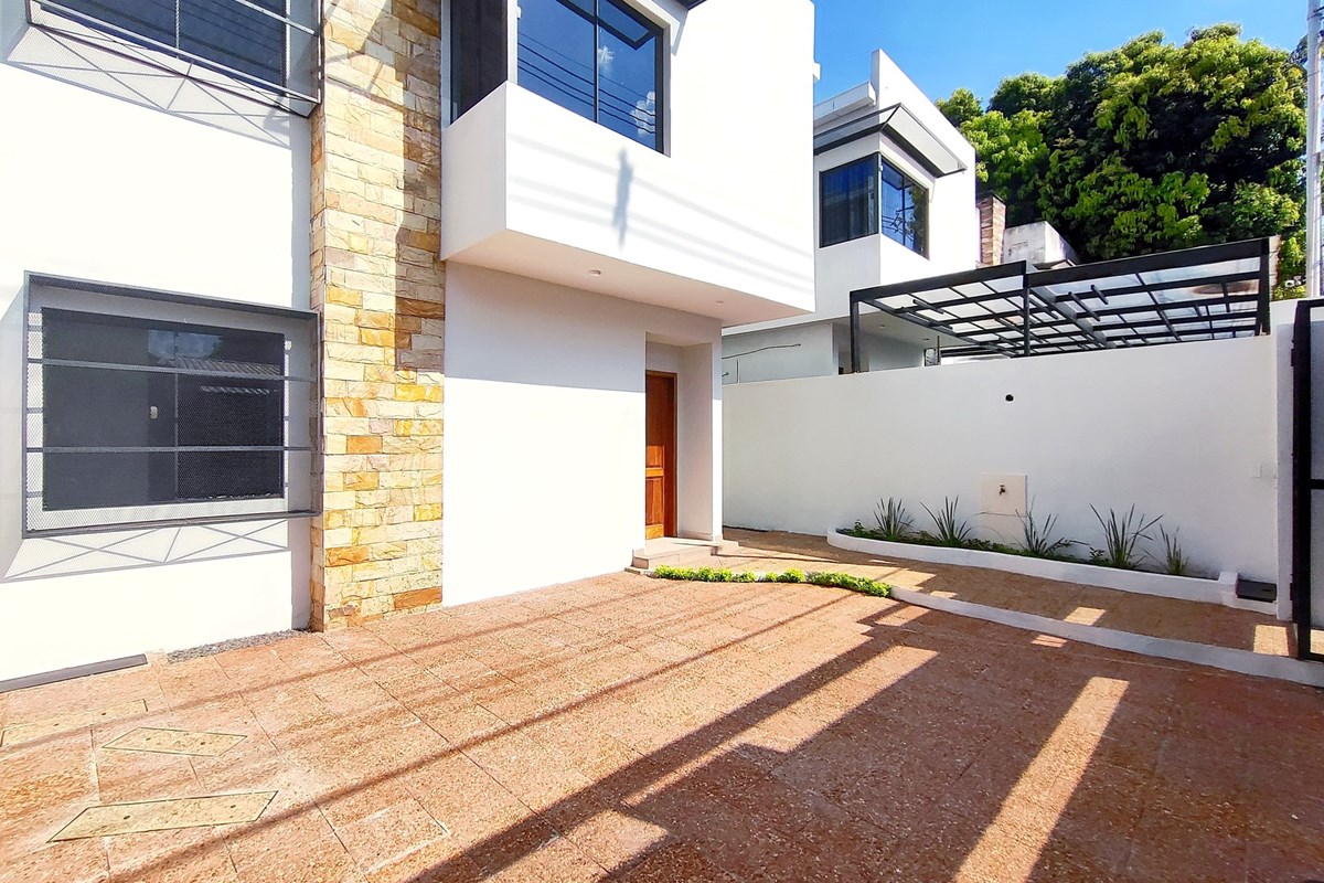 Duplex novo à venda em Laurelty, Luque