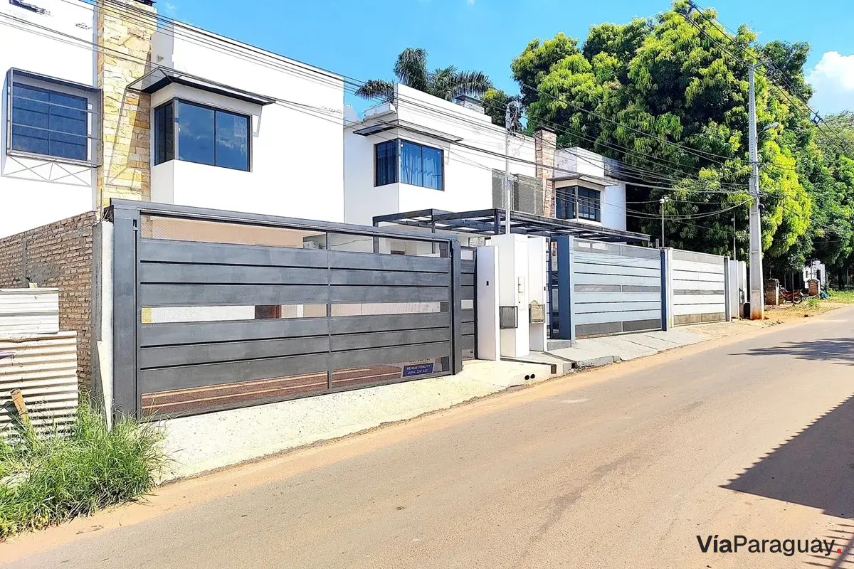 Duplex novo à venda em Laurelty, San Lorenzo