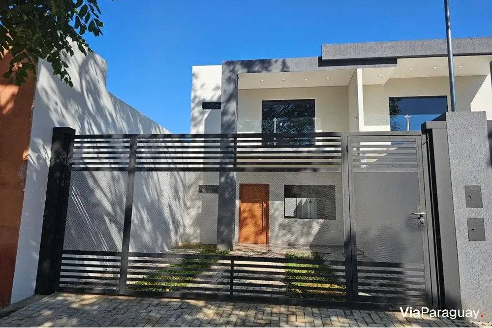 Brand-new duplex for sale in Luque with garden