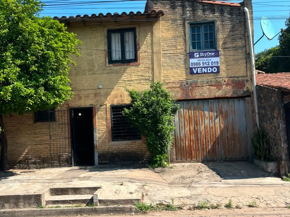 Duplex for Renovation in Luis Alberto de Herrera, Asunción