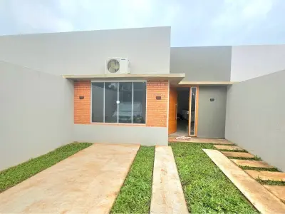 Single-story duplex for sale in Luque, Ykua Dure