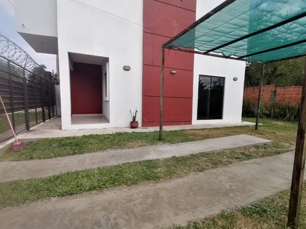 Dúplex de 3 dormitorios en alquiler en Mariano Roque Alonso