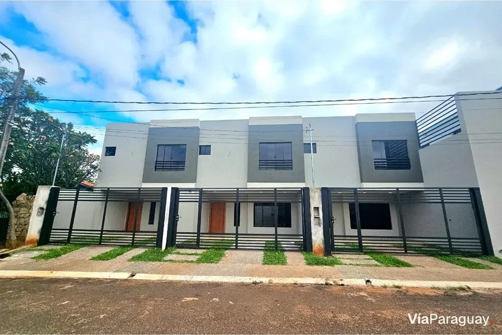 Duplex de 3 dormitórios à venda em Alto Pinar, Luque