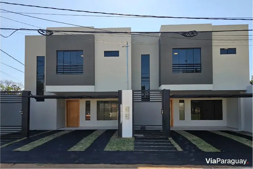 Dúplex de 3 dormitorios en venta en Alto Pinar, Luque