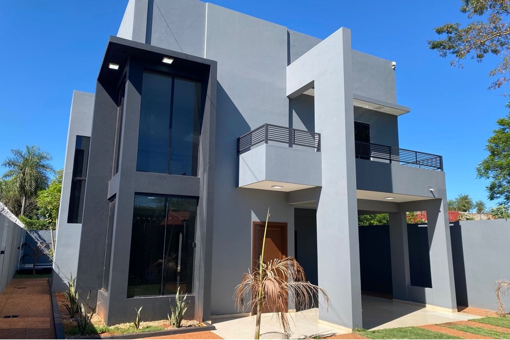 Dúplex de 4 dormitorios en venta en Capiatá