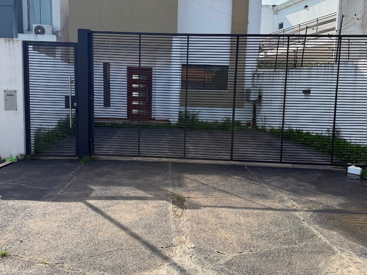 Duplex de 3 Quartos para Aluguel em Loma Merlo, Luque