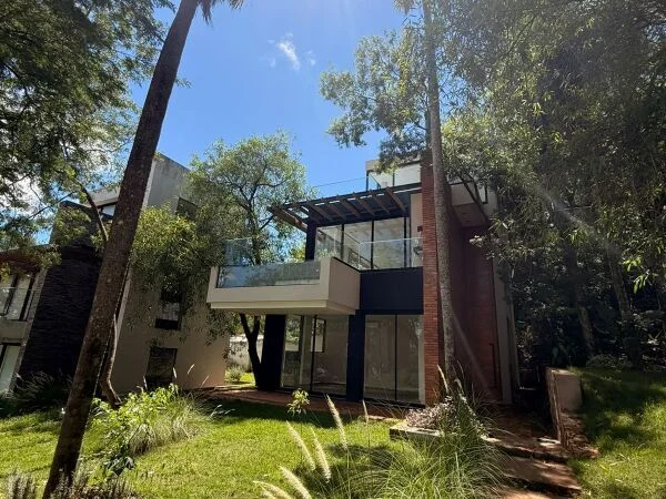 Dúplex en barrio cerrado con vista al lago en venta, San Bernardino