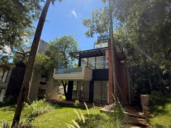 Dúplex en barrio cerrado con vista al lago en venta, San Bernardino