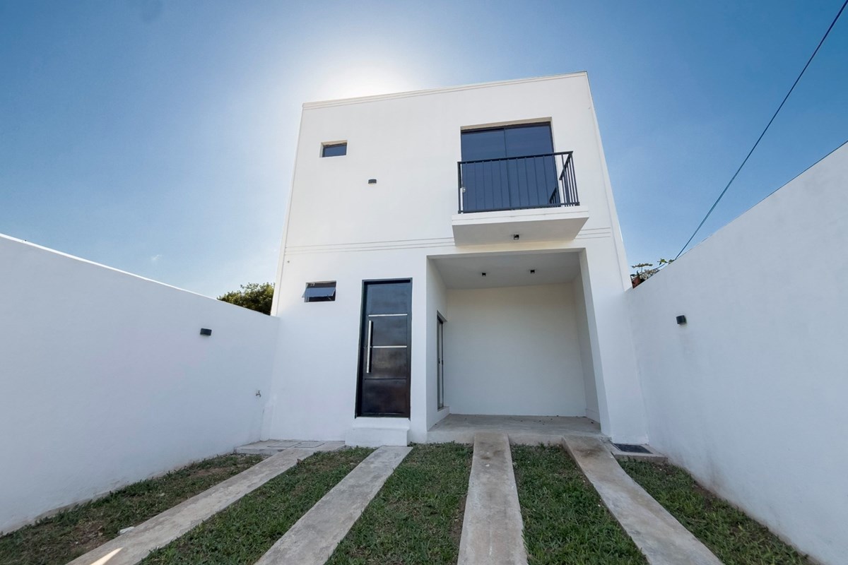Duplex à venda novo em Villa Elisa, Central