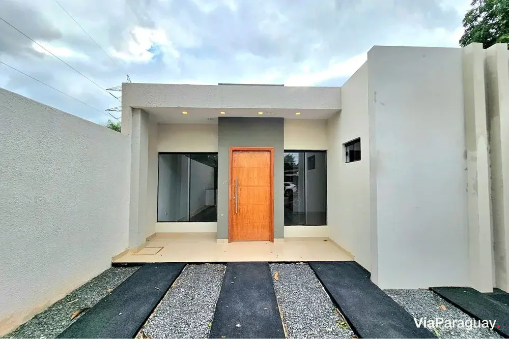 Duplex for sale with garden in Isla Bogado, Luque