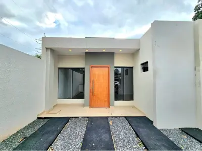 Duplex for sale with garden in Isla Bogado, Luque