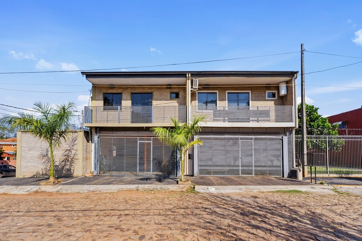 Dúplex en venta con piscina en Lambaré, Santa Lucía