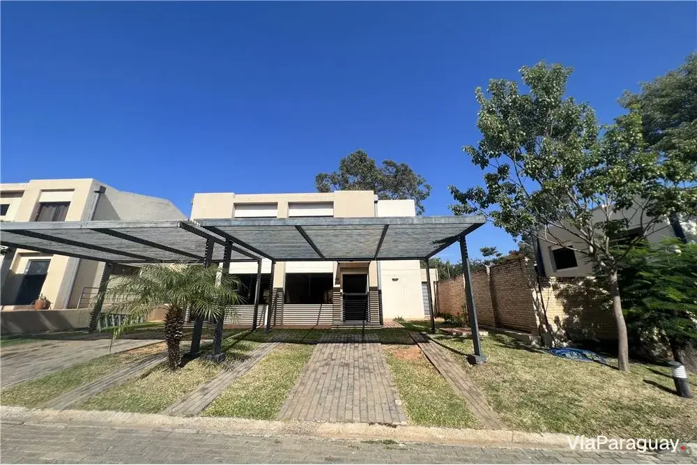 Dúplex en venta en barrio cerrado Boulevard Jardines, Luque