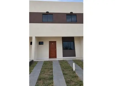 Dúplex en venta en barrio cerrado El Paraíso, Lambaré