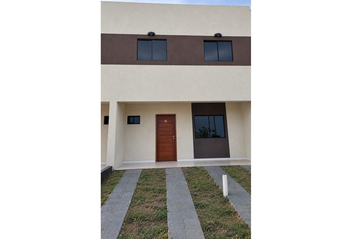 Dúplex en venta en barrio cerrado El Paraíso, Lambaré