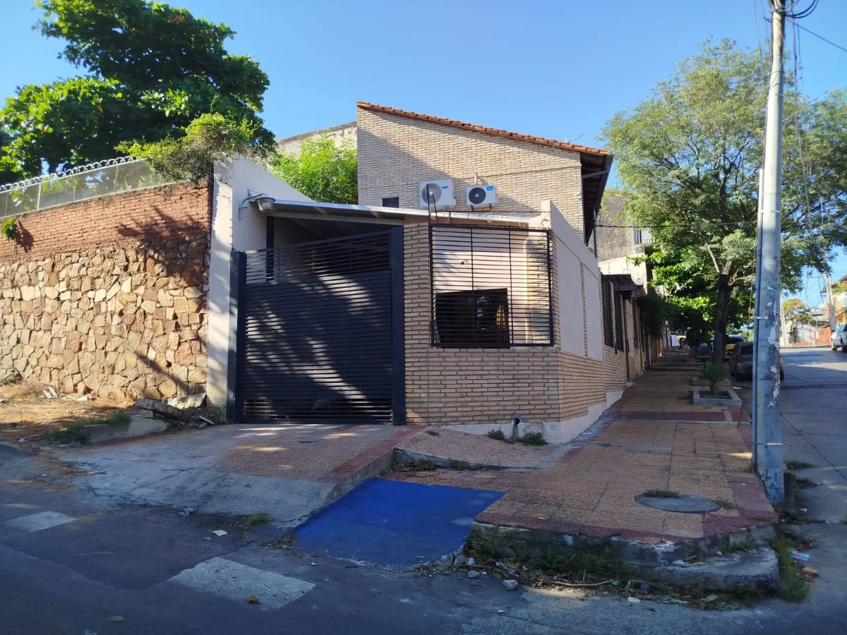 Dúplex en venta en Barrio San Vicente, Asunción — 3 dormitorios