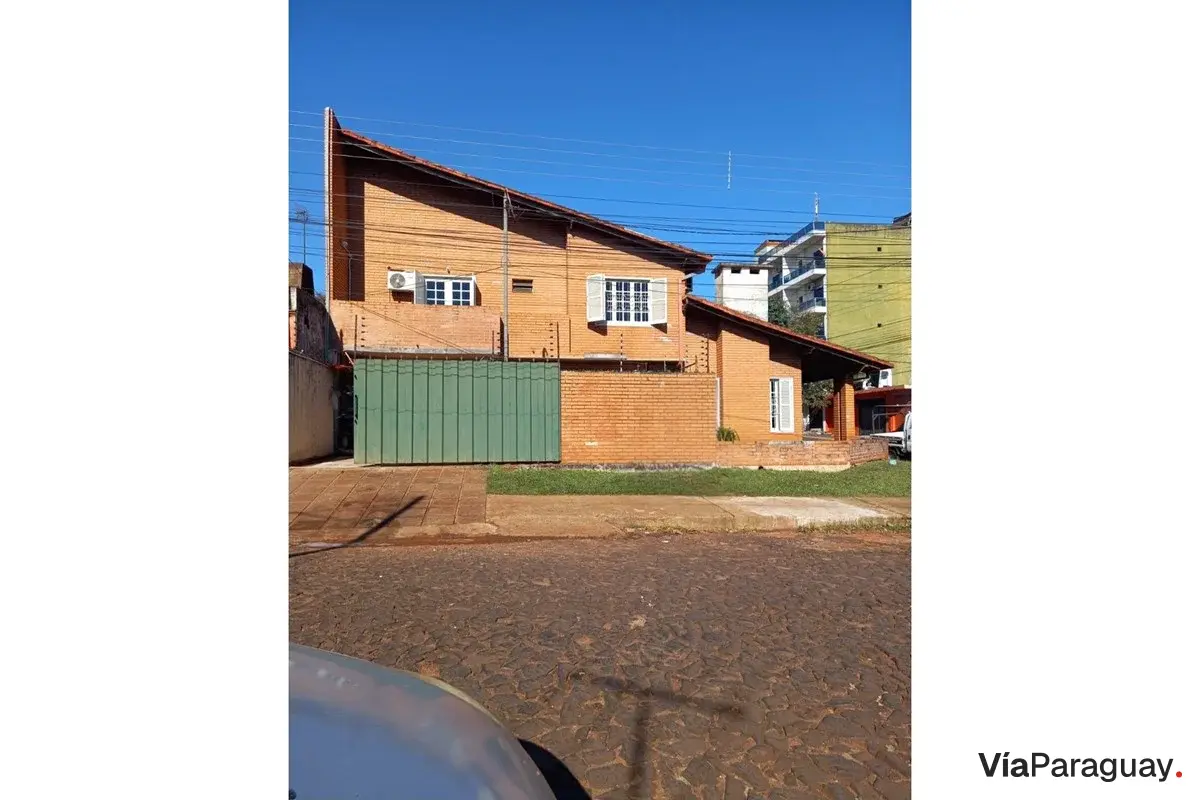 Duplex à venda em esquina, Km 4, Ciudad del Este