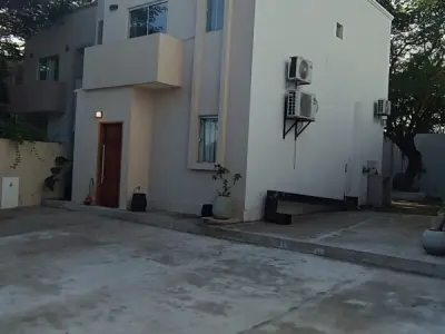 Duplex en venta en Ita Enramada, zona Yacht, Asunción