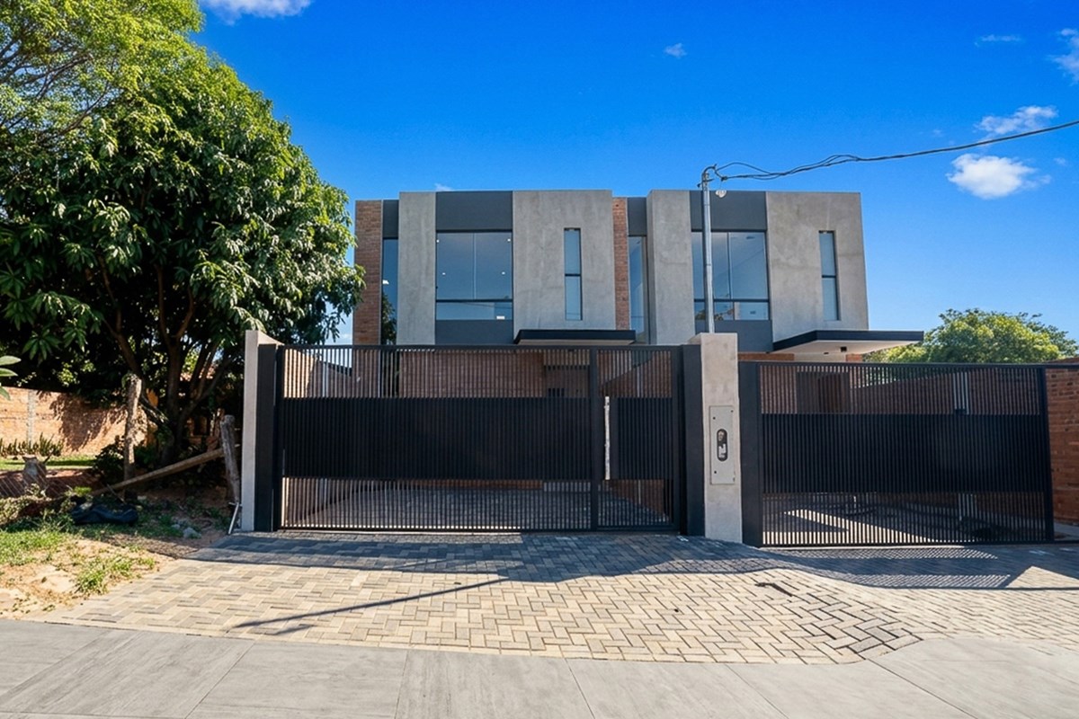 Duplex for sale in Jardín de Oro, Luque