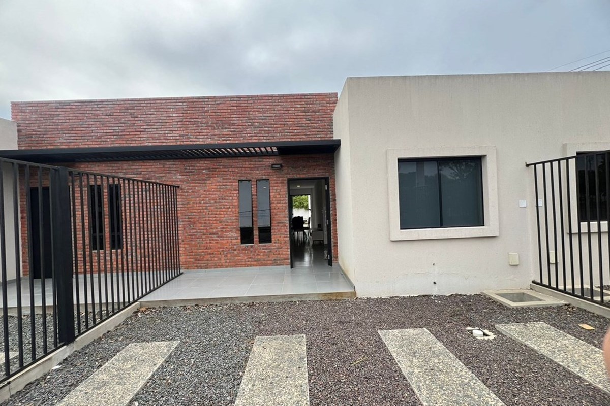 Duplex for sale in Luque, Central