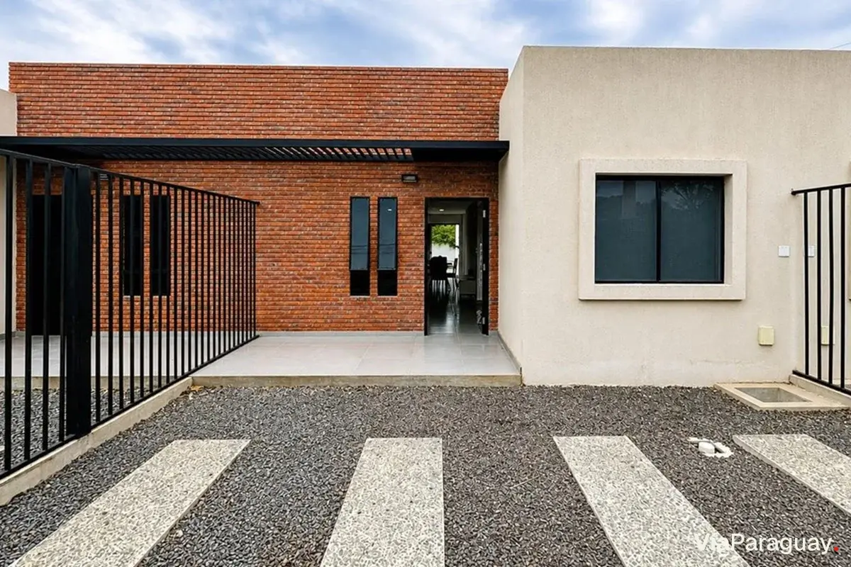 Duplex for sale in Luque, Segundo Barrio
