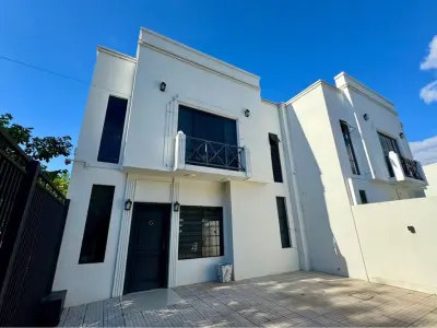 Dúplex en venta en Parques del Yacht, Lambaré
