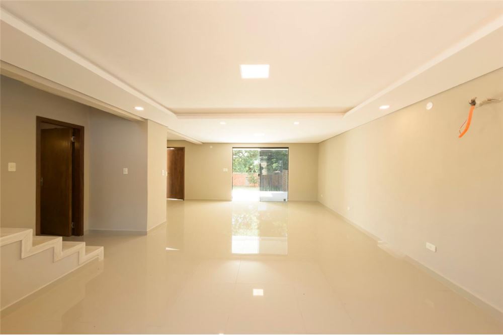 Duplex à venda em San Roque González, Lambaré