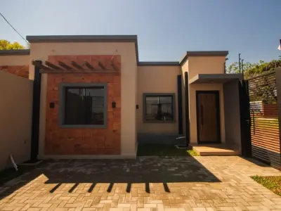 Dúplex en venta en Villa Elisa, Central