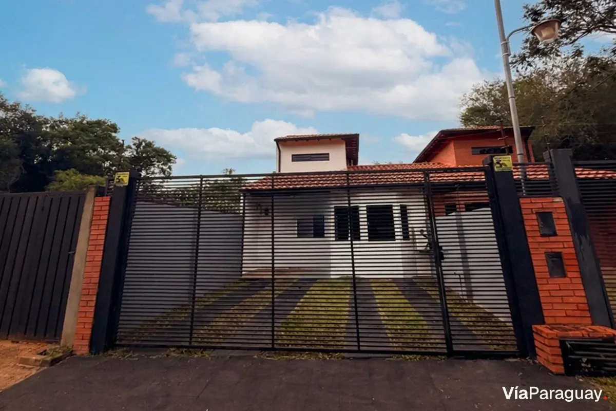 Duplex for sale in Zárate Isla, Luque