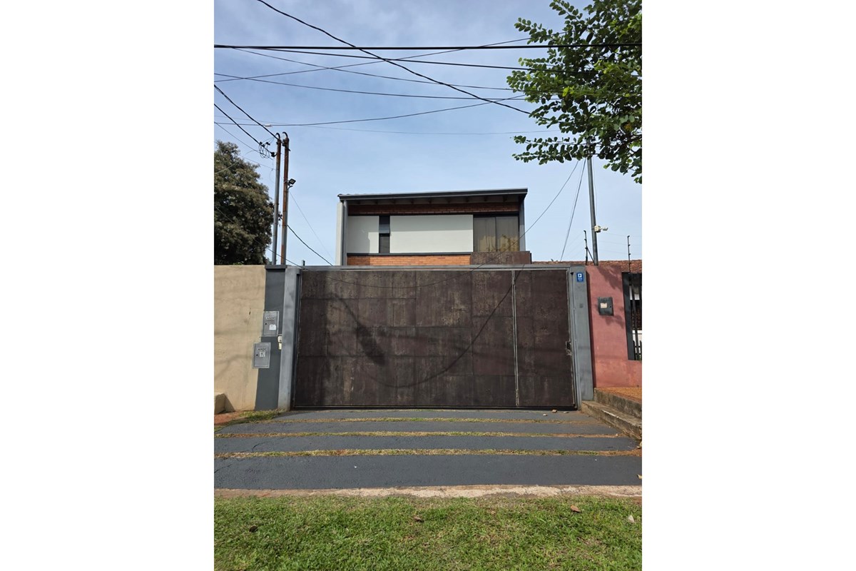 Duplex moderno estilo industrial à venda em San Lorenzo