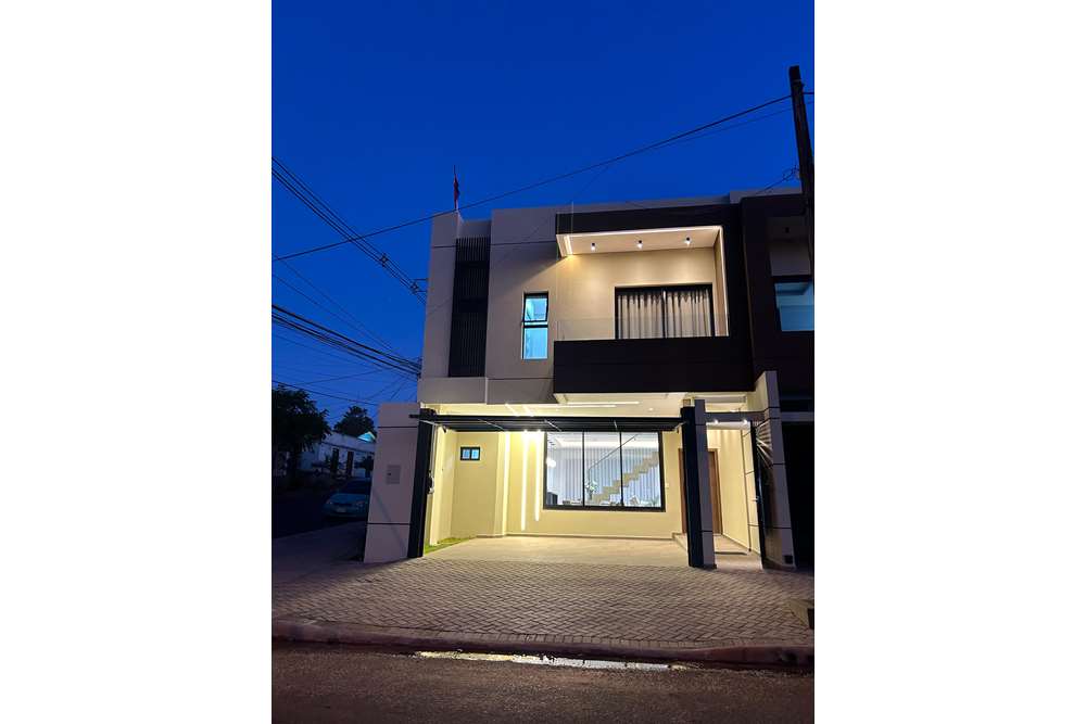 Duplex novo para venda em Encarnación, Itapúa