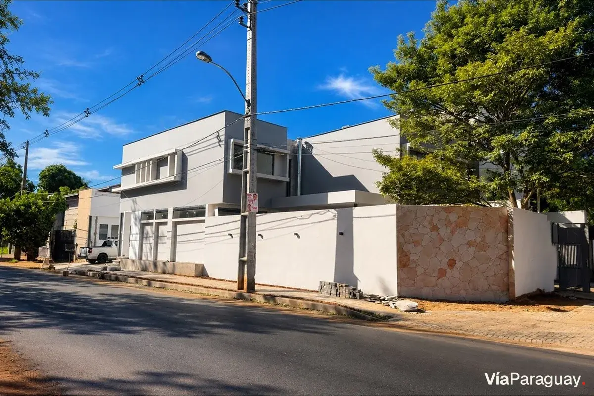 Dúplex premium en venta con piscina en Luque