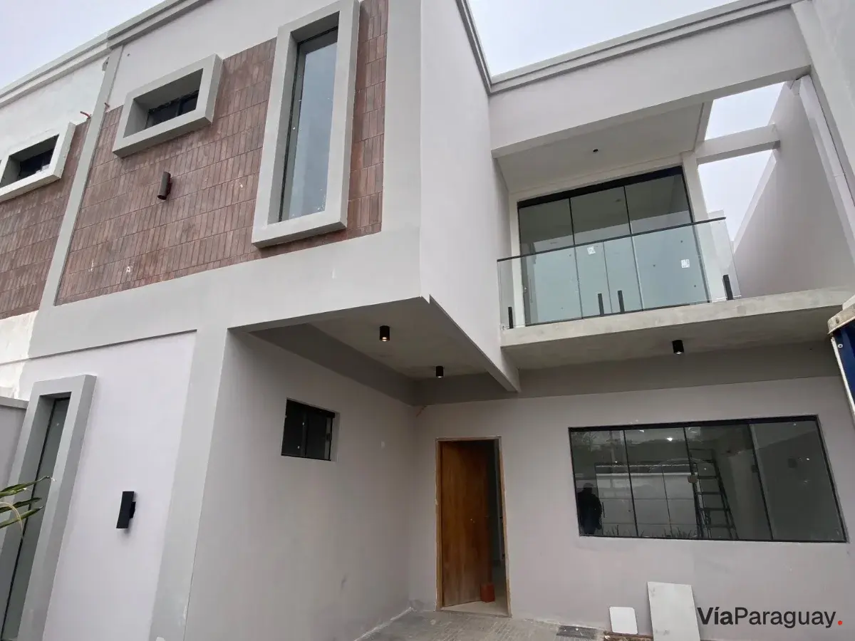 Premium duplex for sale in Cuarto Barrio, Luque