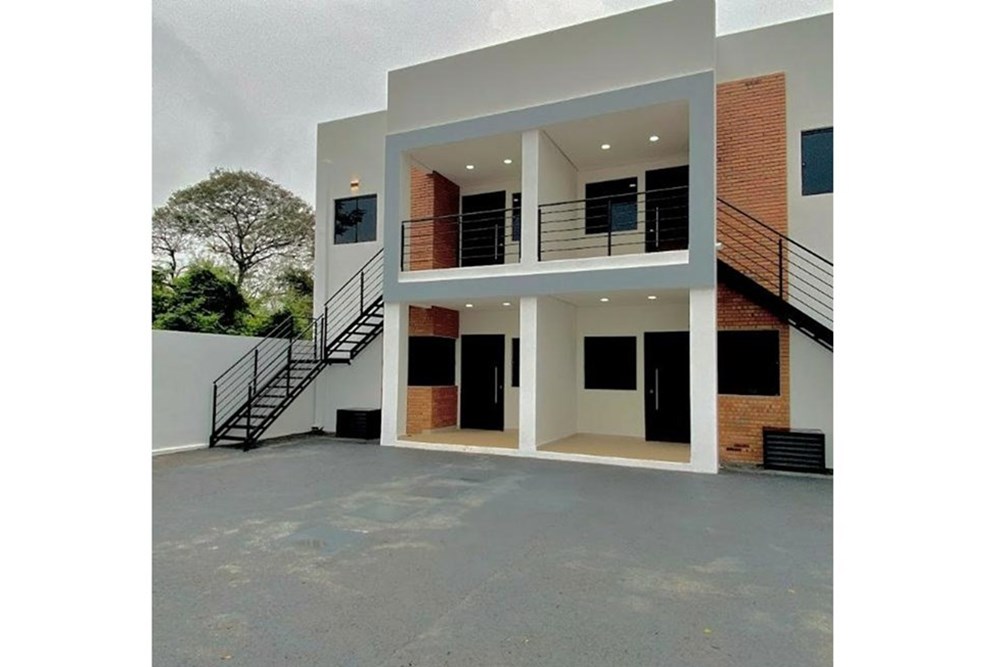 Duplex-style apartment for sale in Luque, Loma Merlo
