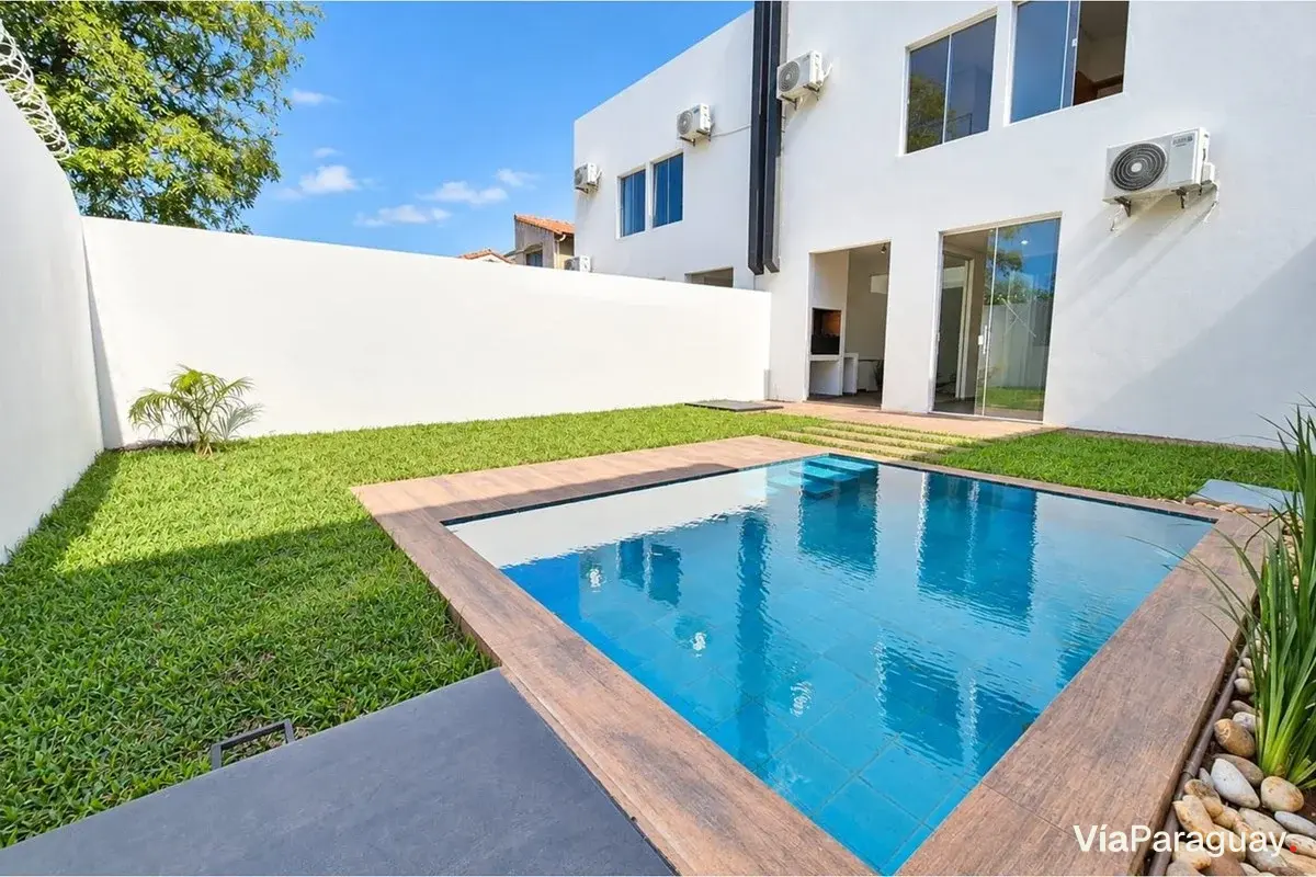 Dúplex Toscano en venta con piscina en Primer Barrio