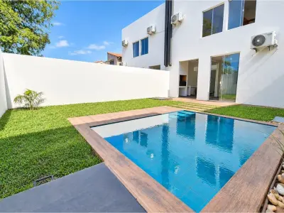Dúplex Toscano en venta con piscina en Primer Barrio
