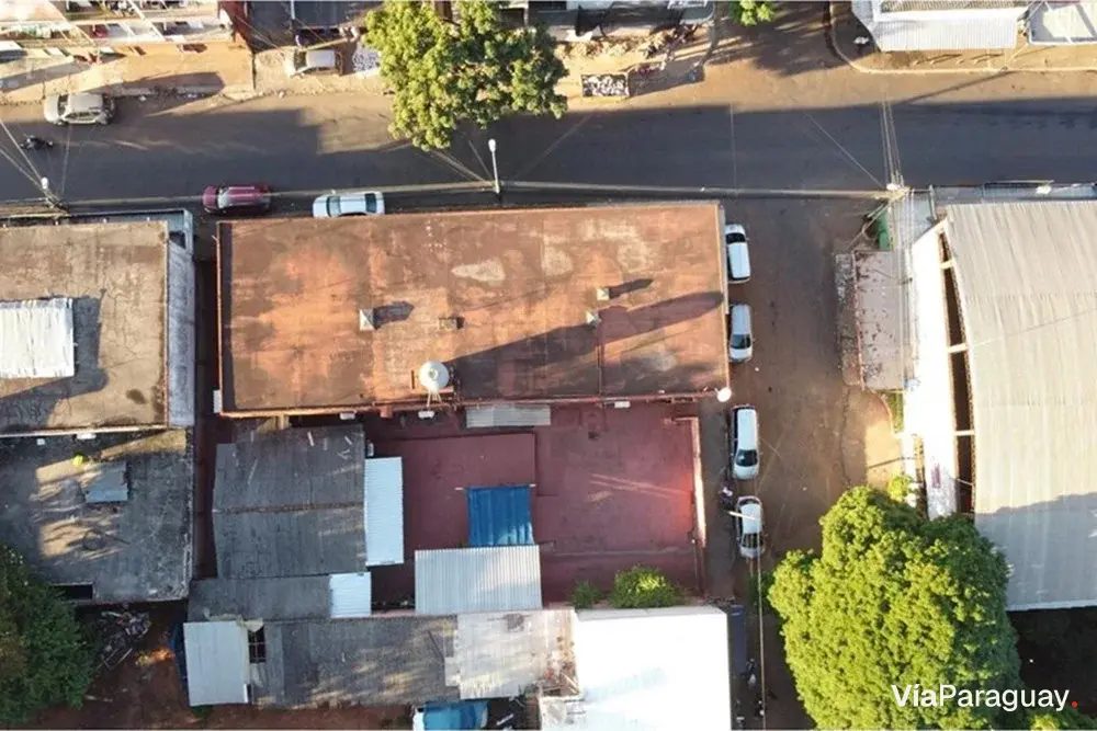 Edifício comercial à venda em Bernardino Caballero