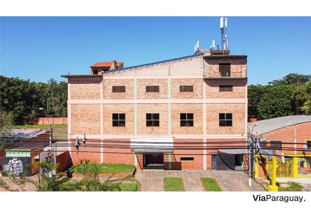 Edificio comercial en venta sobre Av. Las Residentas, Luque
