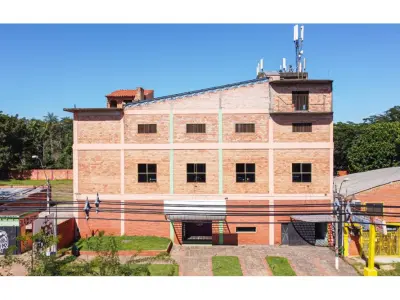 Edificio comercial en venta sobre Av. Las Residentas, Luque