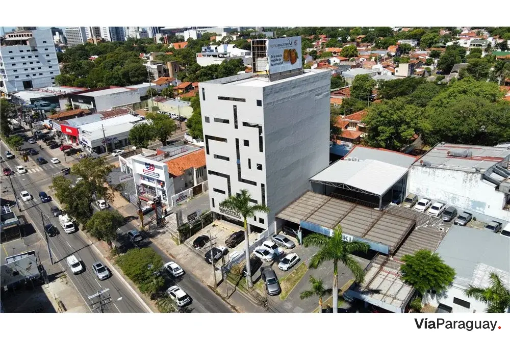 Edificio corporativo en venta en zona Paseo Los Árboles
