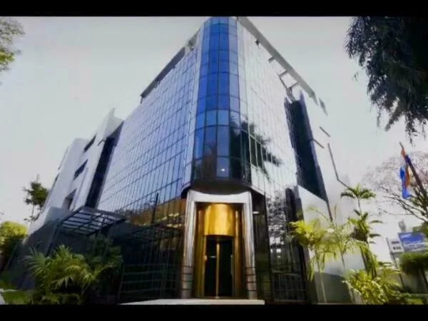 Edificio corporativo en venta sobre Av. Mariscal López, Villa Morra, Asunción
