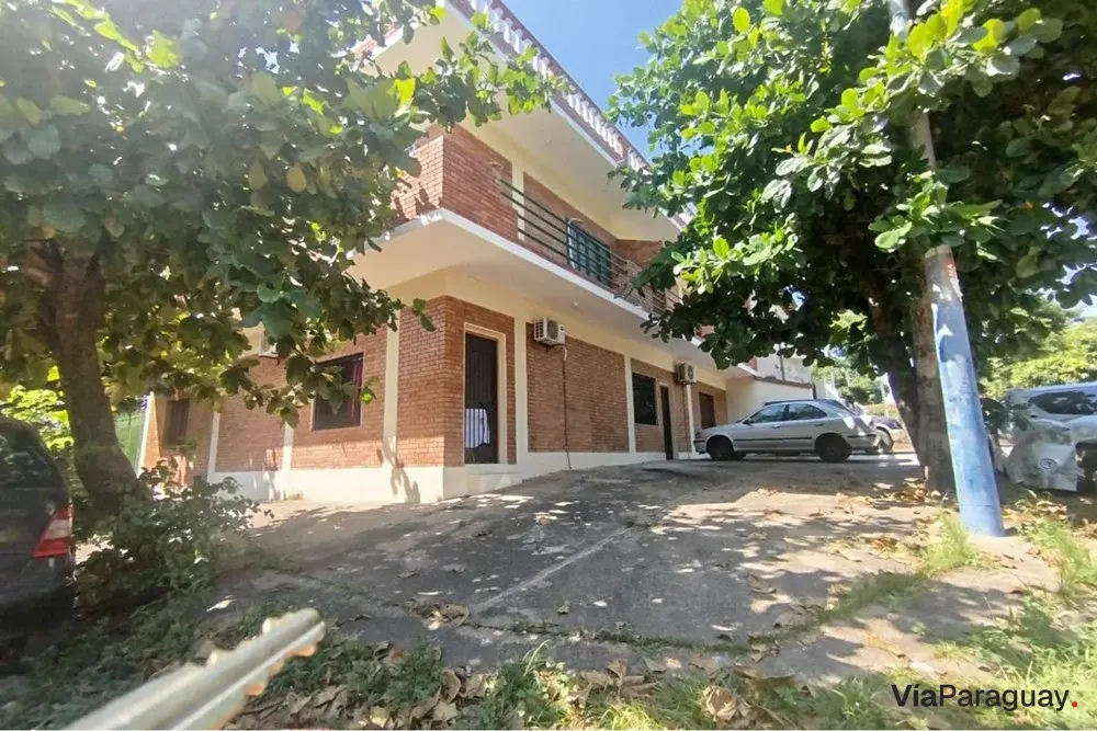 Edificio en venta con renta activa en Lambaré