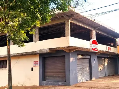 Corner building for sale on Avda. Colón, Asunción