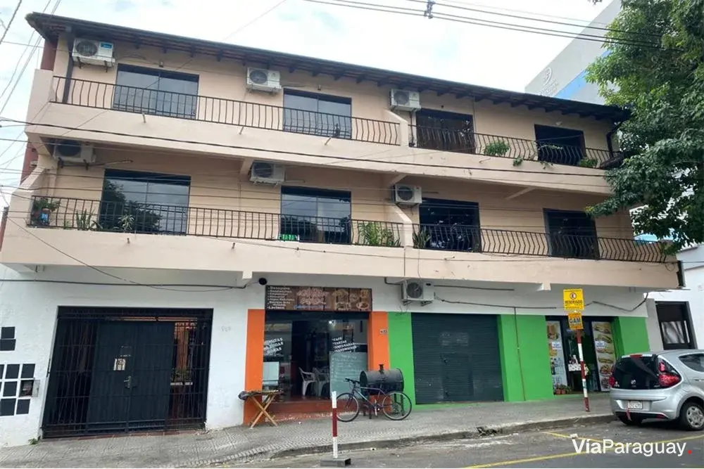 Edificio multifuncional en venta en zona médica, Pettirossi
